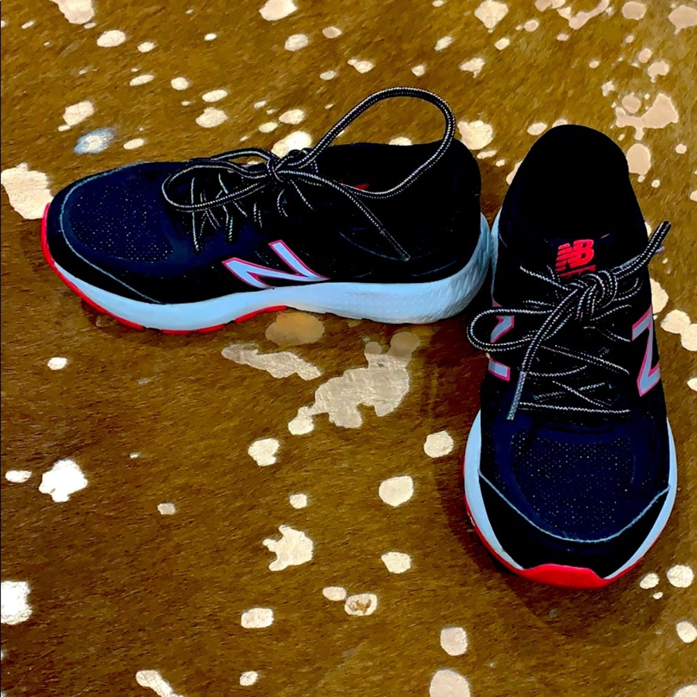 NB tennis shoes